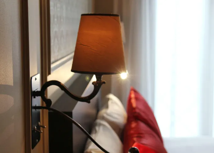 Western Le Montmartre - Saint Pierre Hotel Parigi