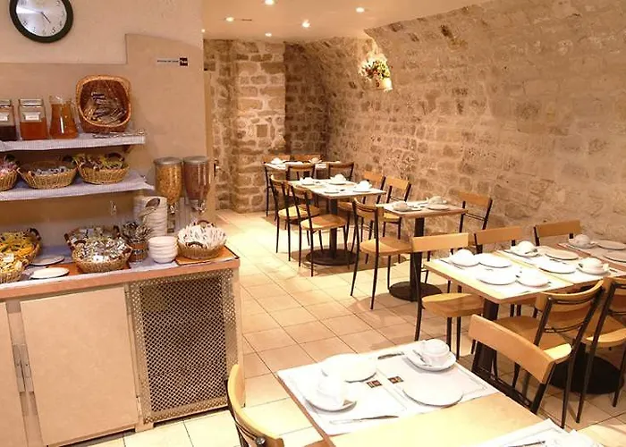 Western Le Montmartre - Saint Pierre Hotel Parigi