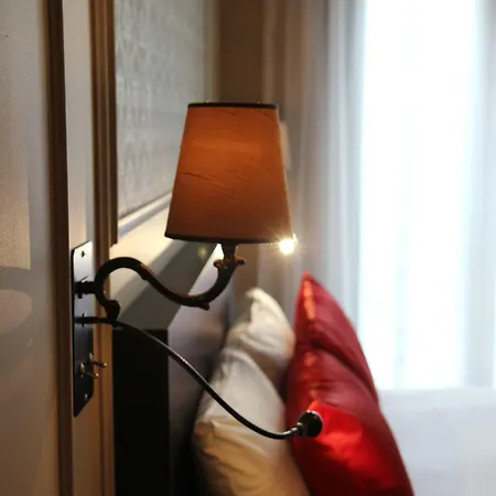Western Le Montmartre - Saint Pierre Hotel