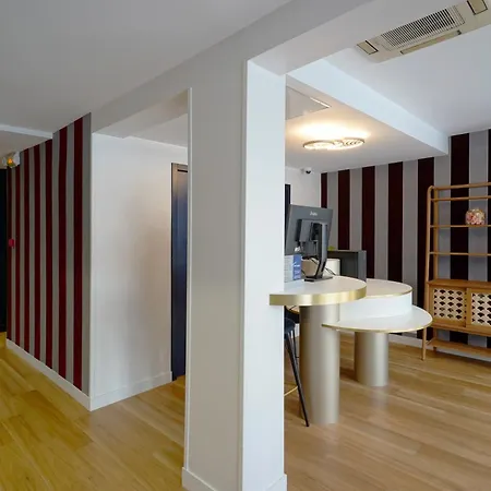 Hotel Western Le Montmartre - Saint Pierre 3*