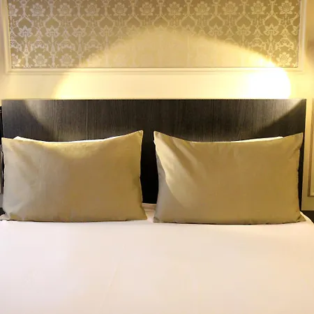 Western Le Montmartre - Saint Pierre