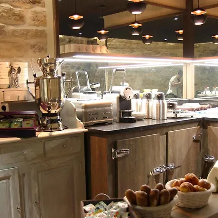 Western Le Montmartre - Saint Pierre 3*