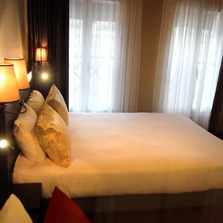 Western Le Montmartre - Saint Pierre 3*