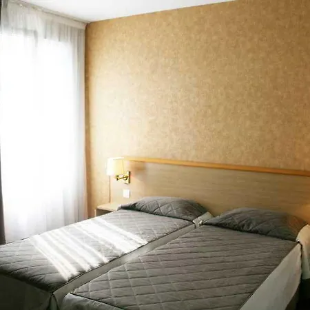 Western Le Montmartre - Saint Pierre Hotel Paryż