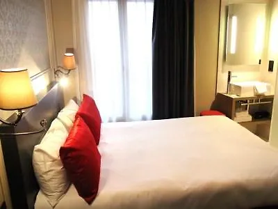 Western Le Montmartre - Saint Pierre パリ