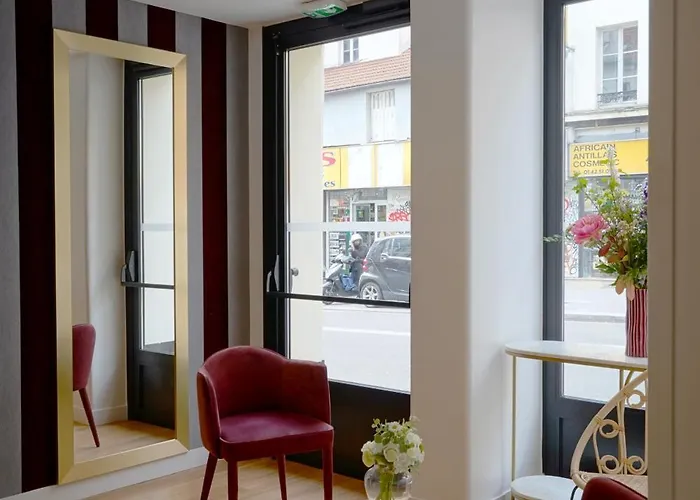 Western Le Montmartre - Saint Pierre ホテル 3*