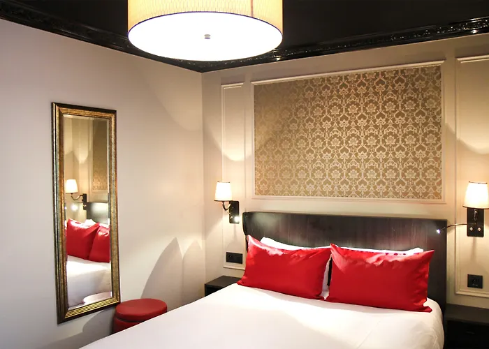 ホテル Western Le Montmartre - Saint Pierre 3*