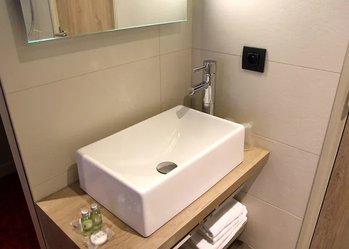 Western Le Montmartre - Saint Pierre