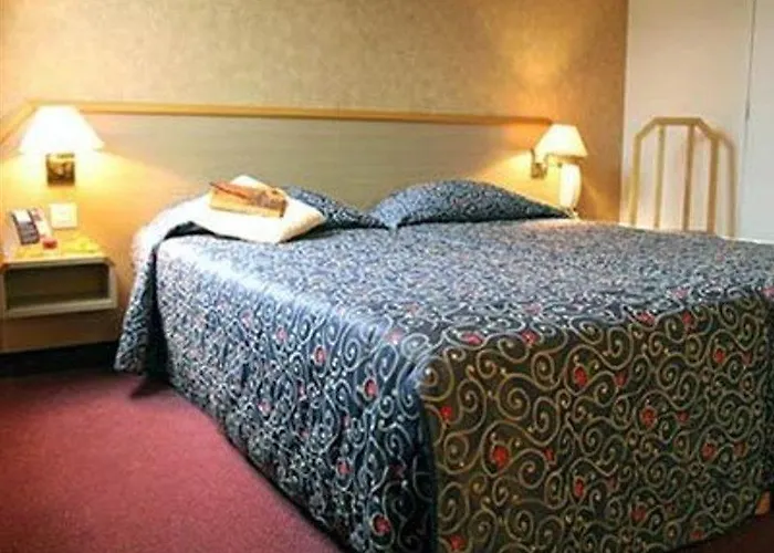 Western Le Montmartre - Saint Pierre ホテル