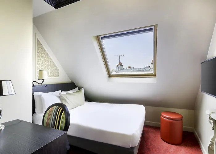 Western Le Montmartre - Saint Pierre 3*