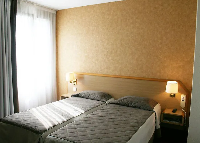 ホテル Western Le Montmartre - Saint Pierre 3*