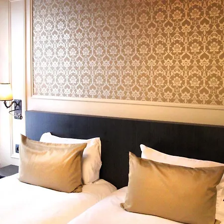 Western Le Montmartre – Saint Pierre 3*