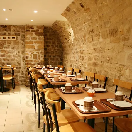 Western Le Montmartre - Saint Pierre Hotel