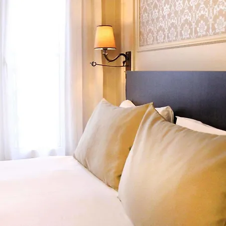 Western Le Montmartre - Saint Pierre 3* Parijs